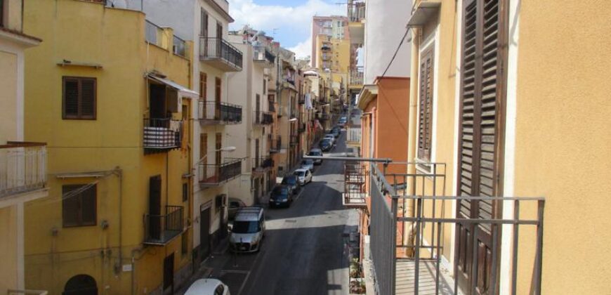 Termini Imerese: appartamento via Armando Diaz 13