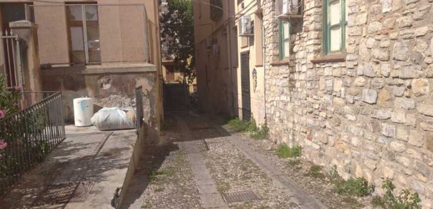 Termini Imerese: casa indipendente Piazza Benincasa
