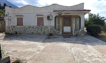 Termini Imerese: villetta contrada Piraino