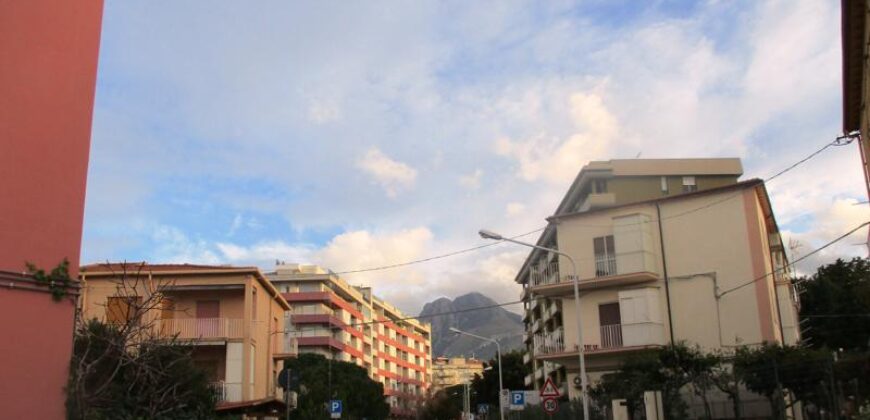 Termini Imerese: appartamento via Ignazio Candioto