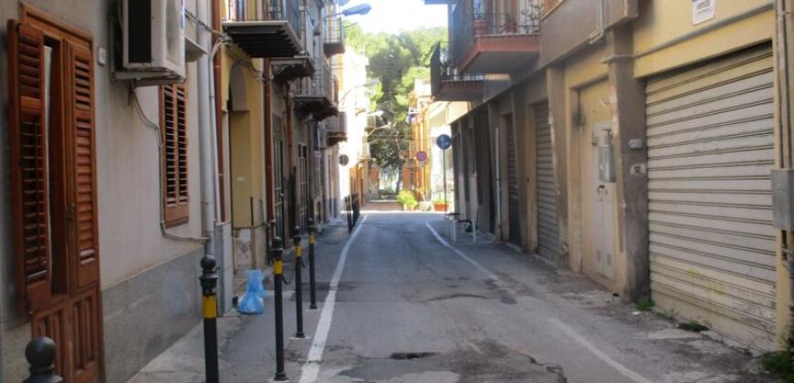 Termini Imerese: appartamento via Santissimo Salvatore