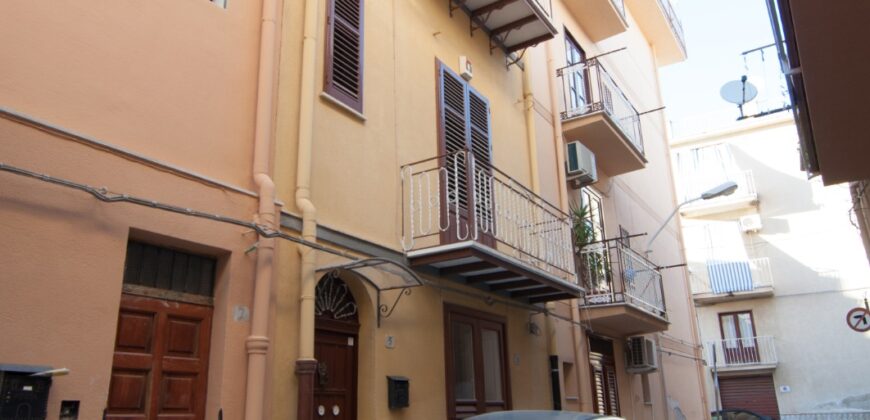 Termini Imerese: palazzina via Spadaro