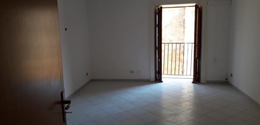 Termini Imerese: appartamento via Gregorio Ugdulena