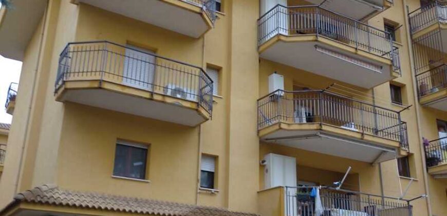Termini Imerese: appartamento via Giuseppe Sunseri
