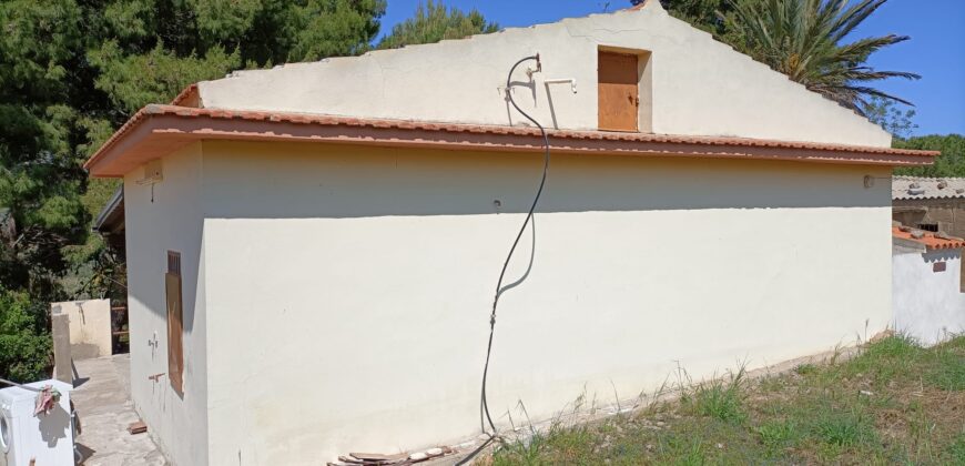 Termini Imerese: terreno-casetta  viale Canna