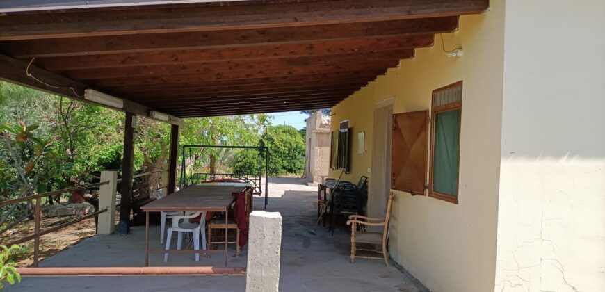 Termini Imerese: terreno-casetta  viale Canna