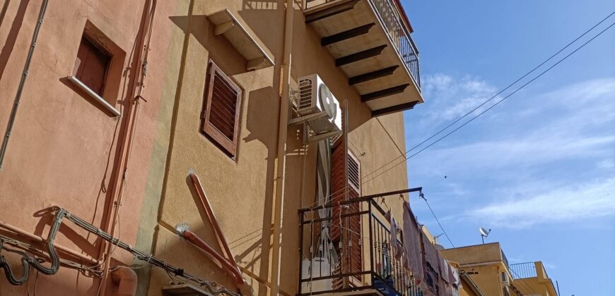 Termini Imerese: palazzina via Nivaloro