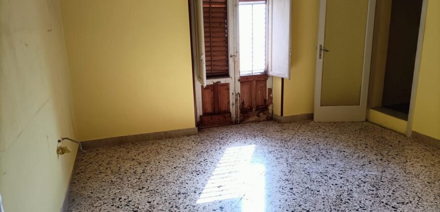 Termini Imerese: palazzina via Nivaloro