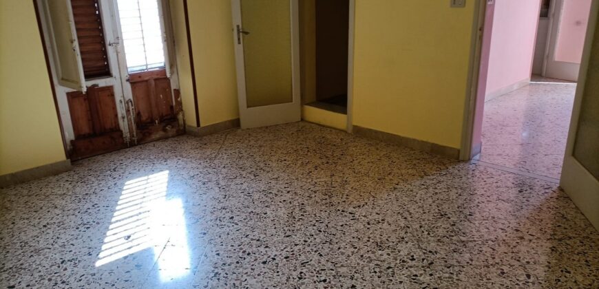 Termini Imerese: palazzina via Nivaloro