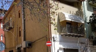 Termini Imerese:appartamento duplex via Mommasala