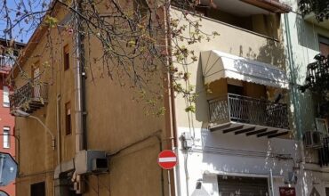 Termini Imerese:appartamento duplex via Mommasala