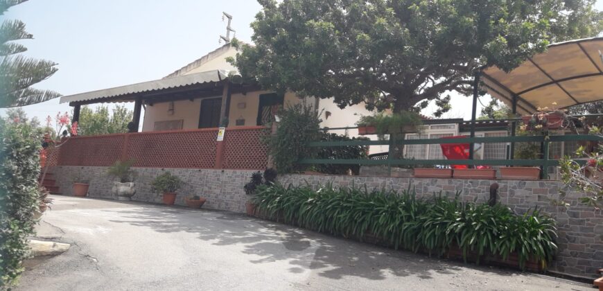 Termini Imerese: villetta contrada Quaranta Salme