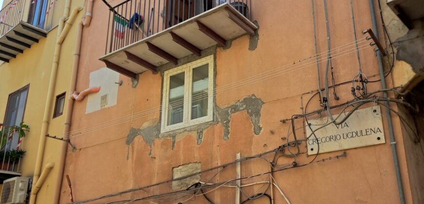 Termini Imerese:palazzina via Gregorio Ugdulena