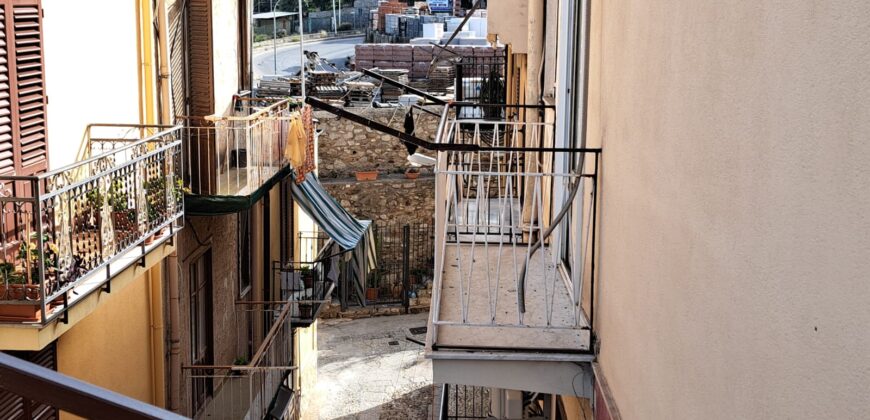 Termini Imerese: appartamento  Cortile Cirà