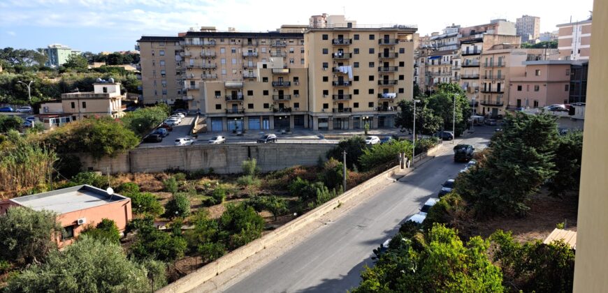 Termini Imerese: appartamento via Ignazio  Candioto