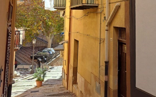 Termini Imerese: casa indipendente via Roma  114