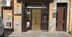 Campofelice di Roccella : attività commerciale Piazza Croce