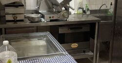 Campofelice di Roccella : attività commerciale Piazza Croce