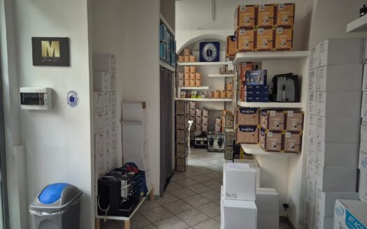 Termini Imerese:Locale Commerciale Corso Umberto e Margherita