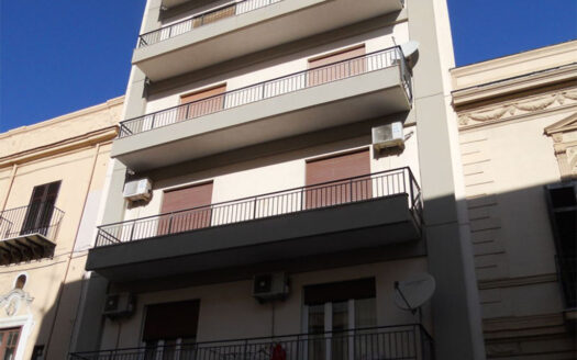 Termini Imerese: appartamento via Garibaldi 38