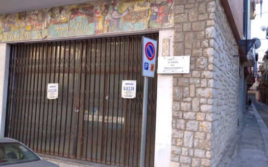 Termini Imerese: immobile commerciale via Armando Diaz