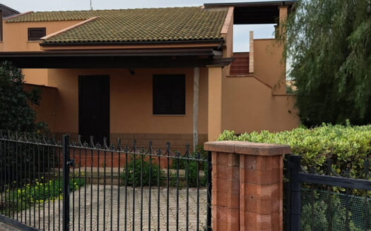 Campofelice Di Roccella: Villetta contrada Piana Principe