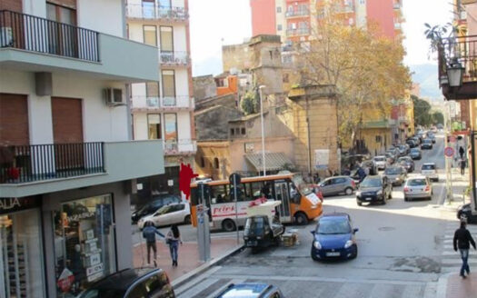 Termini Imerese: immobile commerciale via Armando Diaz