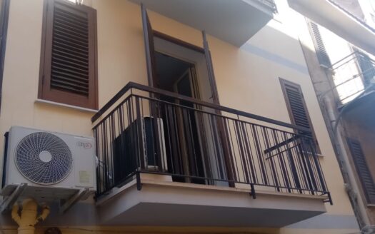 Montemaggiore Belsito: casa indipendente via Arciprete Catalano