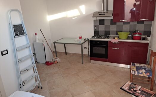 Termini Imerese: magazzino via Ischia