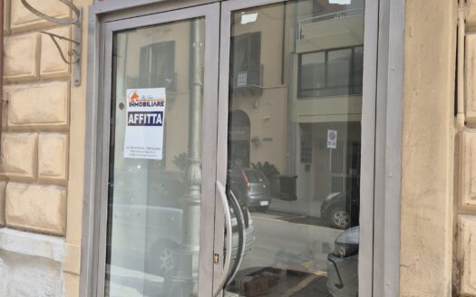 Termini Imerese: locale commeciale Corso Umberto e Margherita