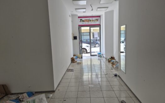 Termini Imerese: locale commeciale Corso Umberto e Margherita