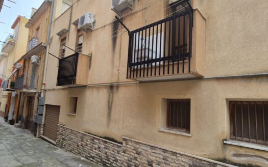 Termini Imerese: appartamento via Giacinto Lo Faso