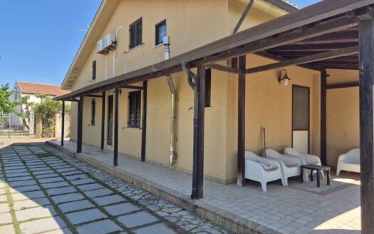 Campofelice di Roccella: Villa a schiera via dei Normanni