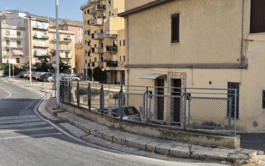 Termini Imerese: appartamento via Pietro Di Novo