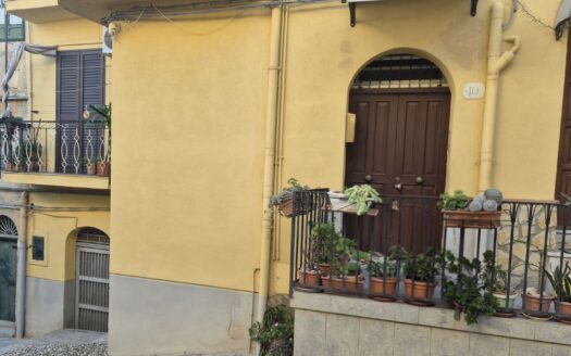 Termini Imerese: casa indipendente via Vincenzo La Barbera